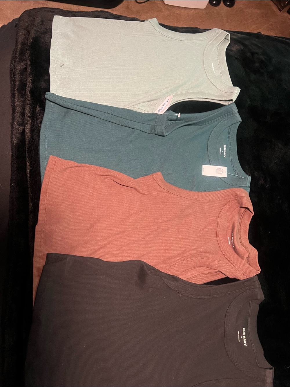 Old Navy Black Ribbed Crewneck Tank with Assorted Colors - Picture 6 of 10